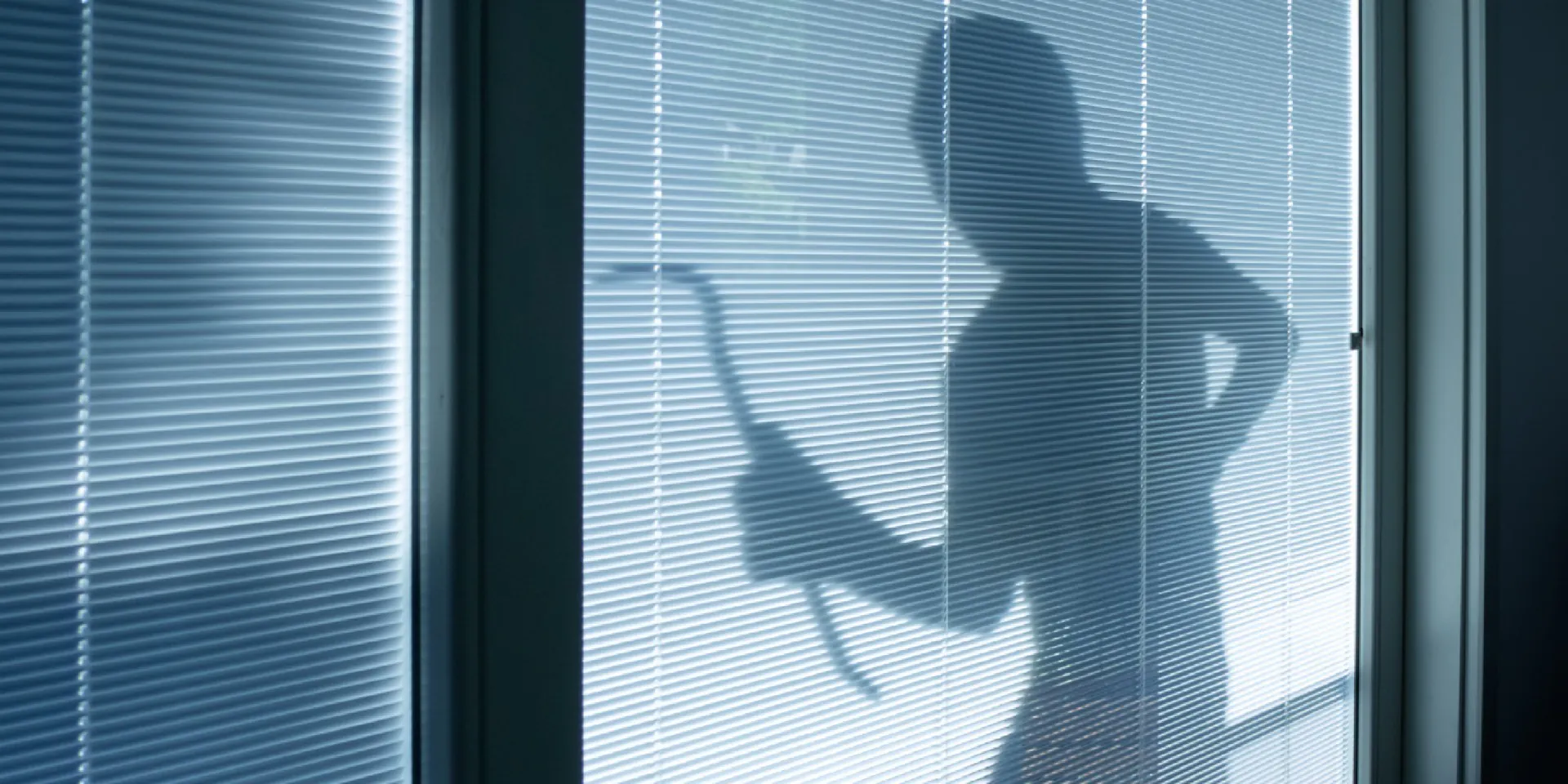 Nuoret k&auml;ytt&auml;v&auml;t EGLO Disco -toimintoa